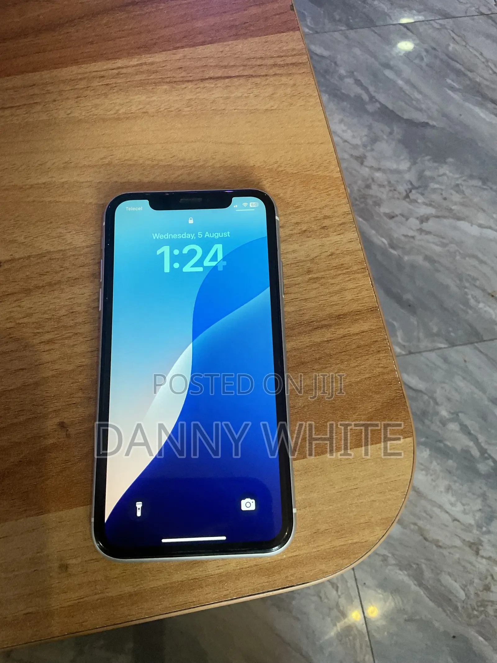 Apple iPhone XR 64 GB White