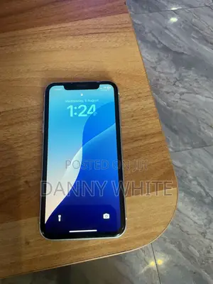 Apple iPhone XR 64 GB White