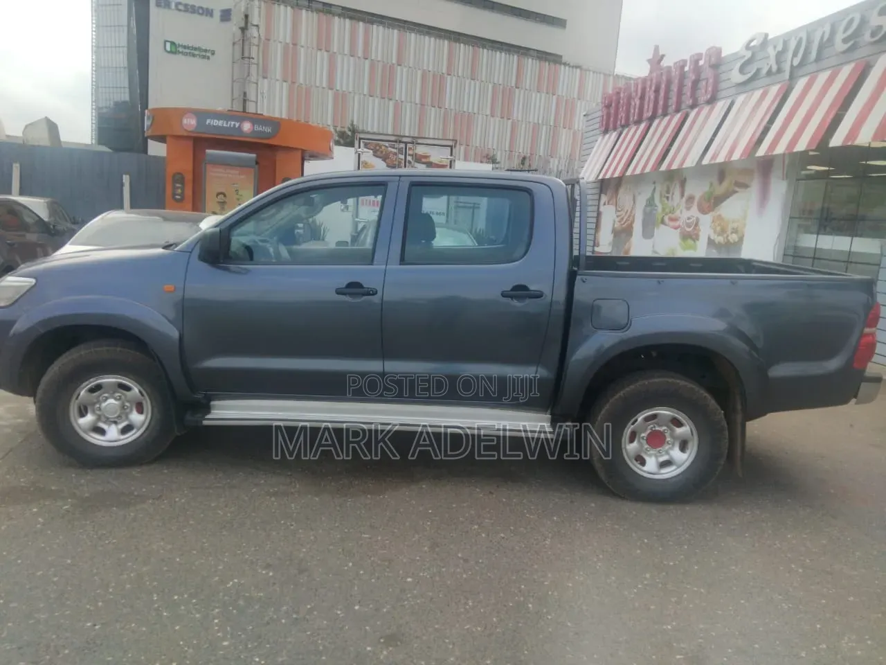 Toyota Hilux 2013 Gray