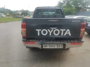 Toyota Hilux 2013 Gray