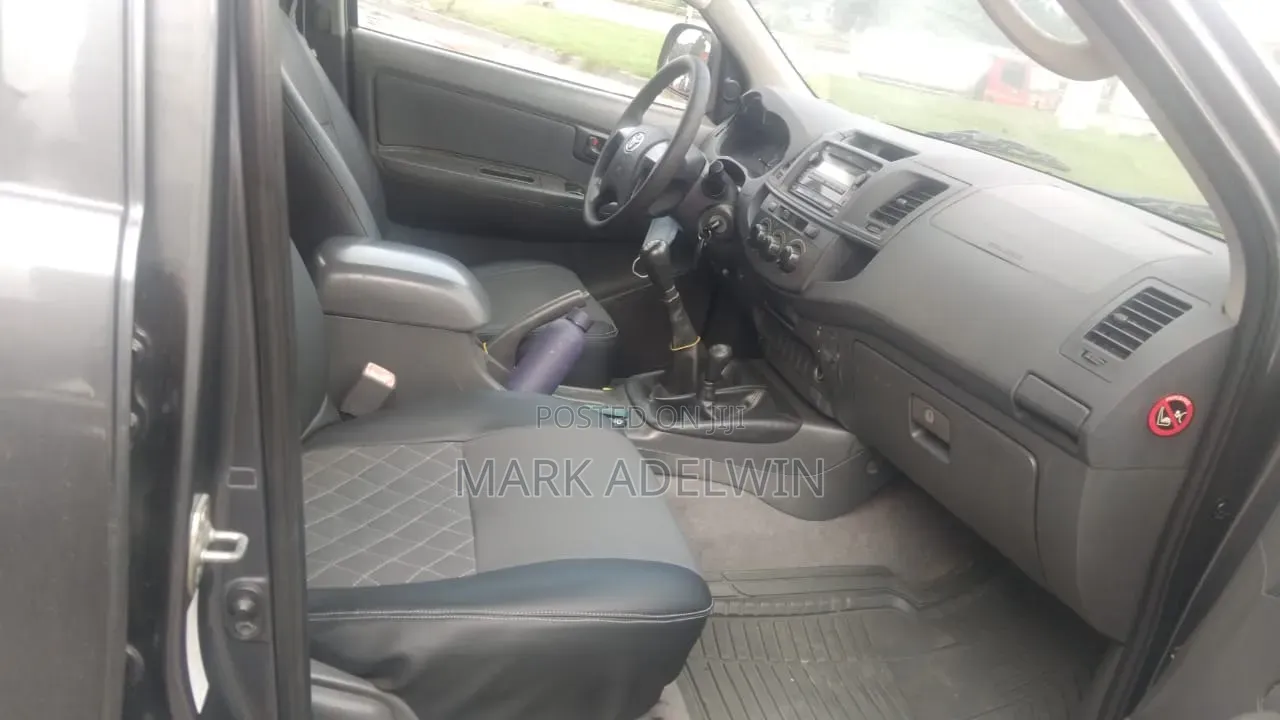 Toyota Hilux 2013 Gray