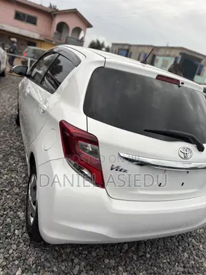 Toyota Vitz 1.3 AWD 3dr 2015 White