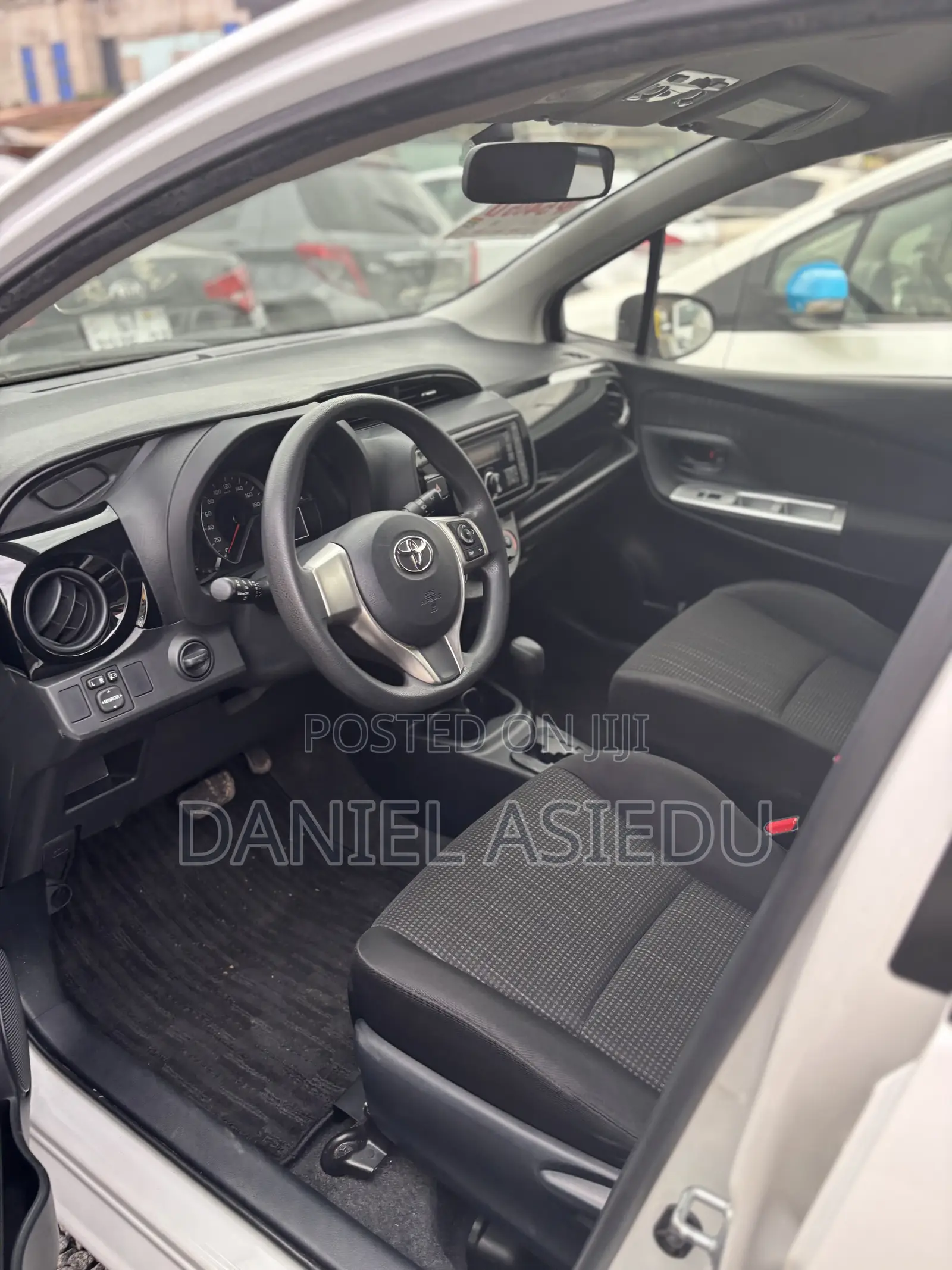 Toyota Vitz 1.3 AWD 3dr 2015 White