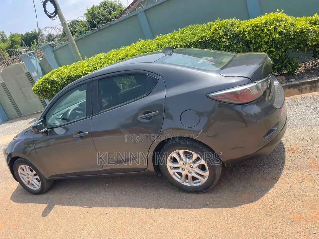 Toyota Yaris iA 1.5 FWD 2017 Black