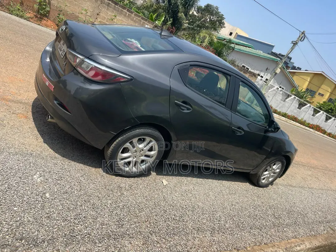 Toyota Yaris iA 1.5 FWD 2017 Black