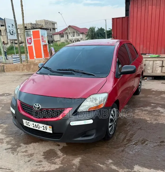 Toyota Yaris 2010 Red