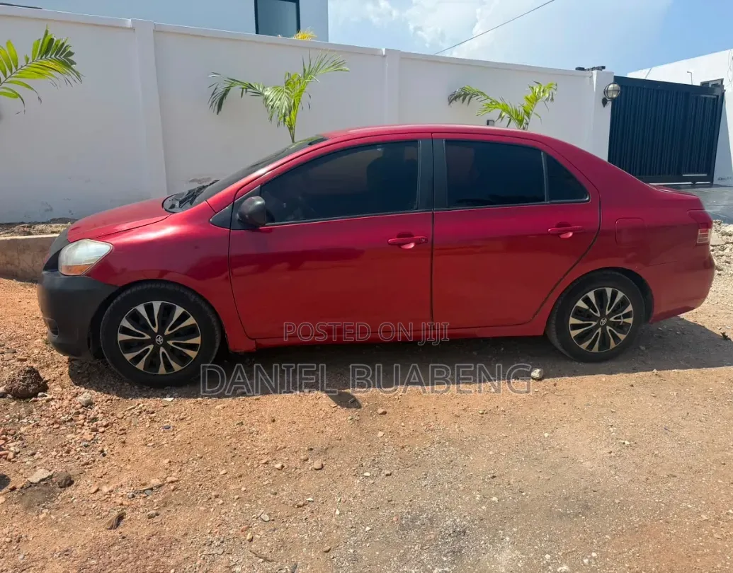Toyota Yaris 2010 Red