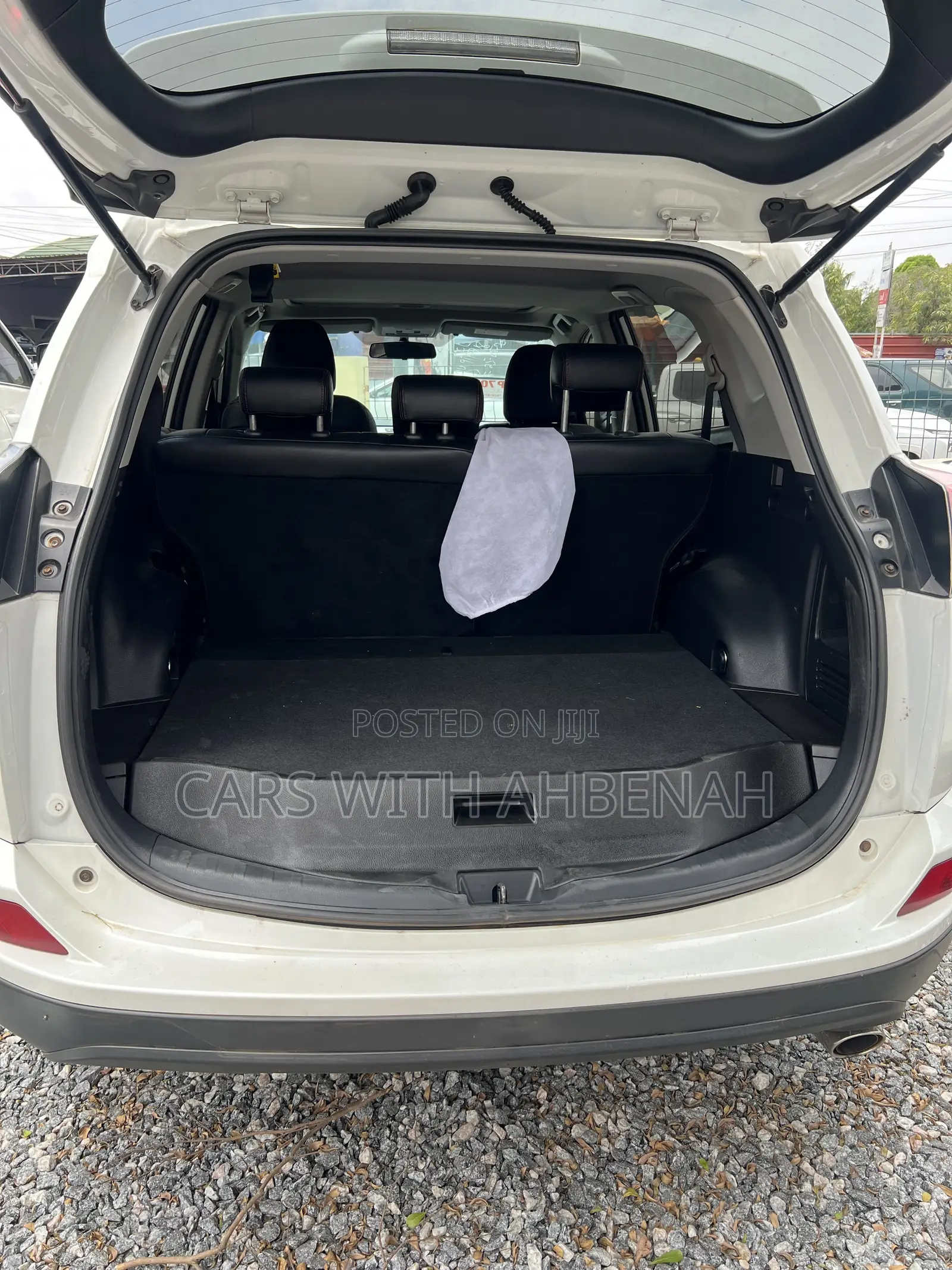 Toyota RAV4 2019 White