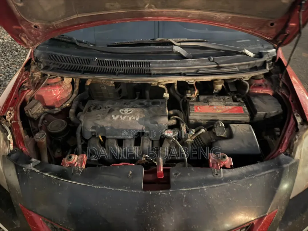 Toyota Yaris 2010 Red
