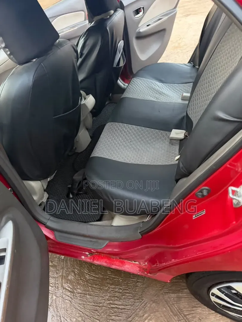 Toyota Yaris 2010 Red