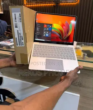 New Laptop Microsoft Surface Go 16GB Intel Core i5 SSD 256GB