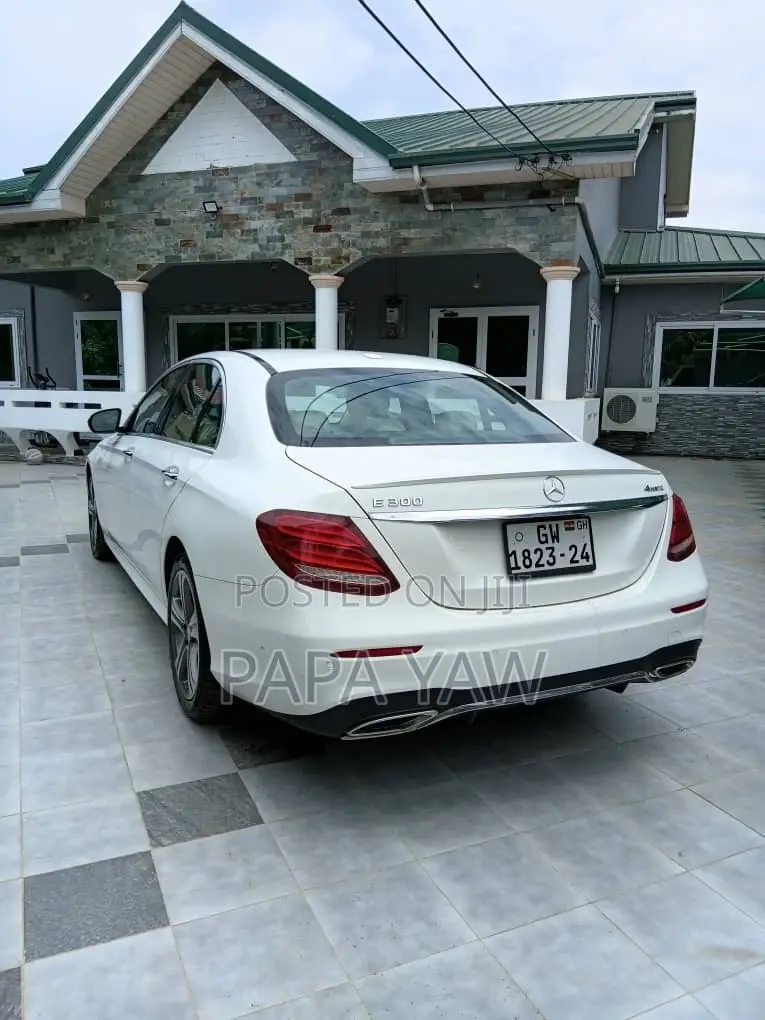 Mercedes-Benz E300 4Matic AWD Sedan (2.0L 4cyl 9A) 2017 White