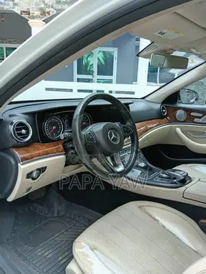 Mercedes-Benz E300 4Matic AWD Sedan (2.0L 4cyl 9A) 2017 White