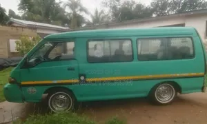 Hyundai H-100 1995 Green