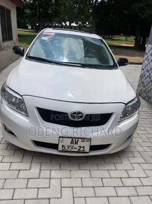Toyota Corolla 2010 White