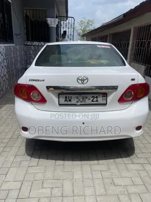 Toyota Corolla 2010 White