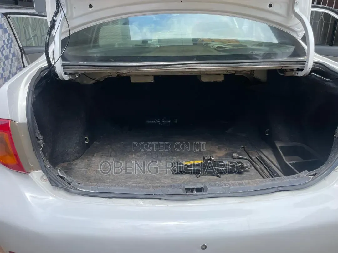 Toyota Corolla 2010 White
