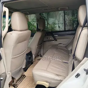 Mitsubishi Pajero 2016 White