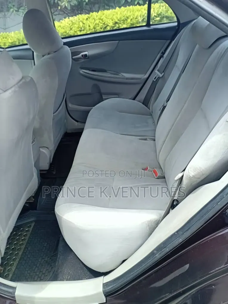 Toyota Corolla L 4dr Sedan (1.8L 4cyl 5M) 2012 Brown