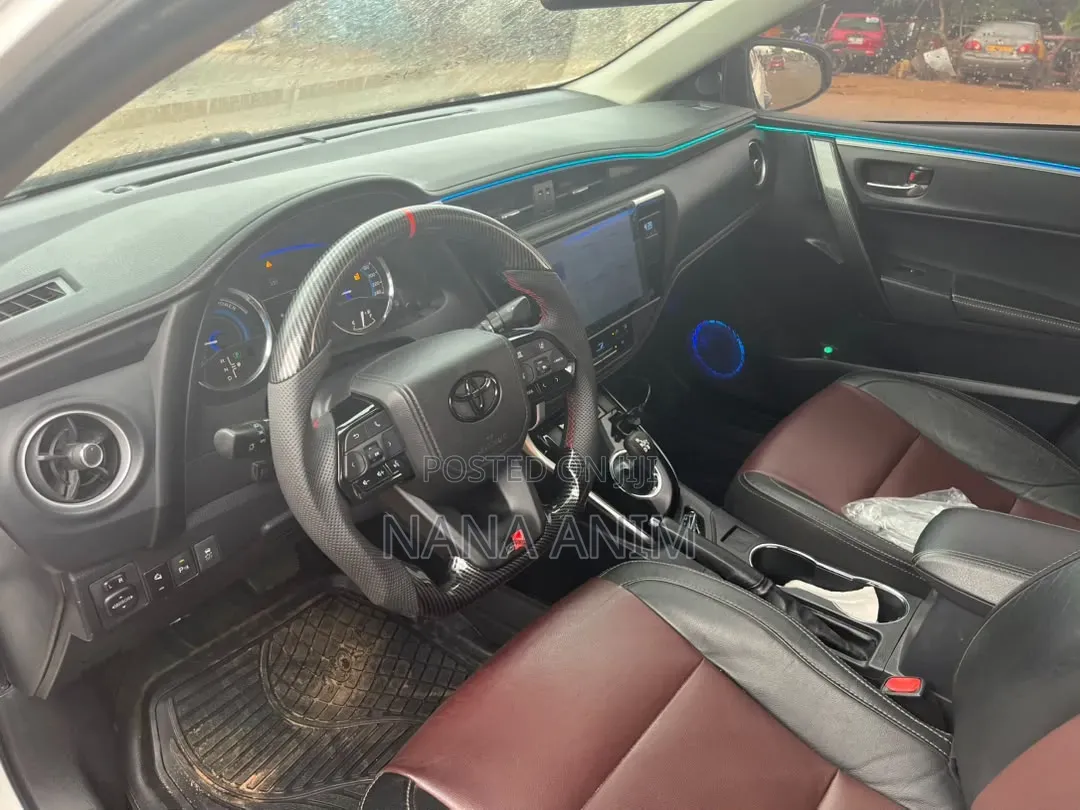 Toyota Corolla 2018 White