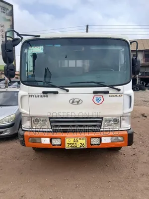 Hyundai Gold 8 Holes 2014 White