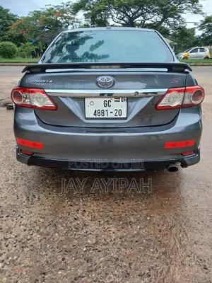 Toyota Corolla S 4dr Sedan (1.8L 4cyl 4A) 2013 Gray