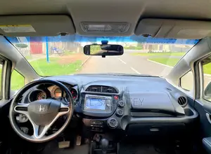 Honda Fit Automatic 2012 Silver