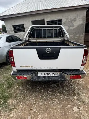 Nissan Navara 2013 White