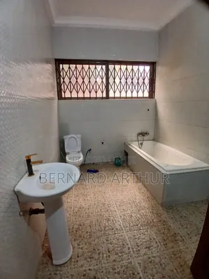 4bdrm House in Bernard Agency, Ofankor for rent