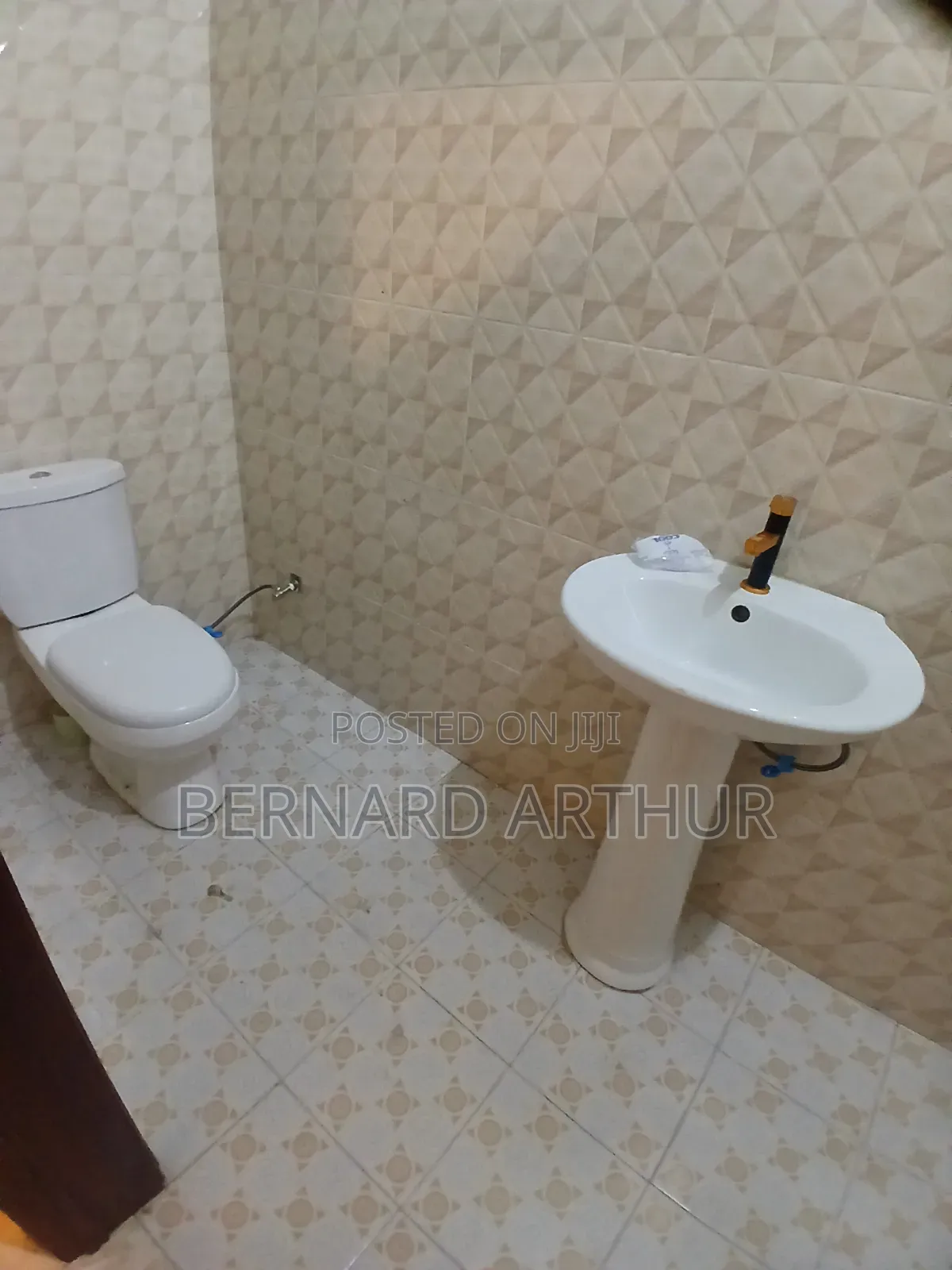 4bdrm House in Bernard Agency, Ofankor for rent