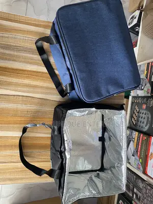 Insulated 25L Bag for Keeping Your Food Hot for Long Duration