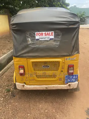 Bajaj RE 2026 Yellow