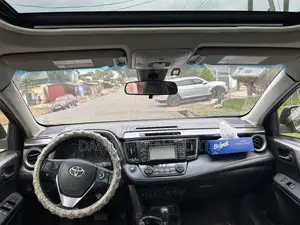 Toyota RAV4 Limited 4dr SUV (2.5L 4cyl 6A) 2018 Green