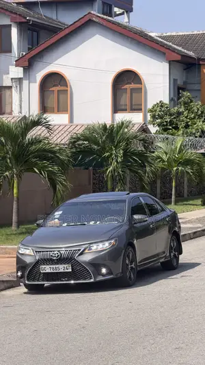 Toyota Camry SE 4dr Sedan (2.5L 4cyl 6A) 2014 Gray