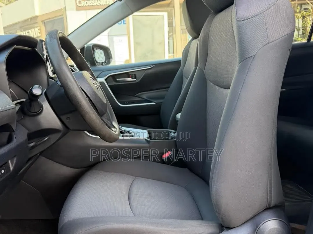 Toyota RAV4 2021 Gray