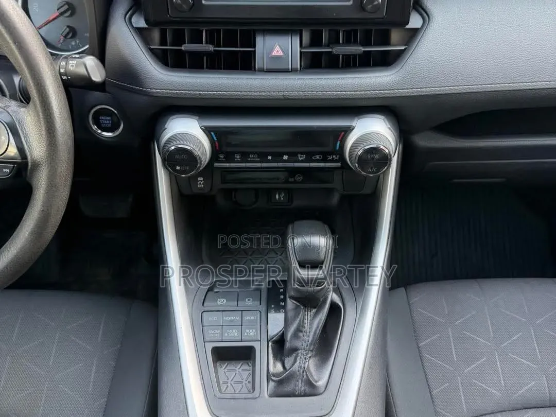 Toyota RAV4 2021 Gray