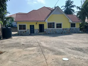 3bdrm House in Spintex Manet, Coca Cola for rent