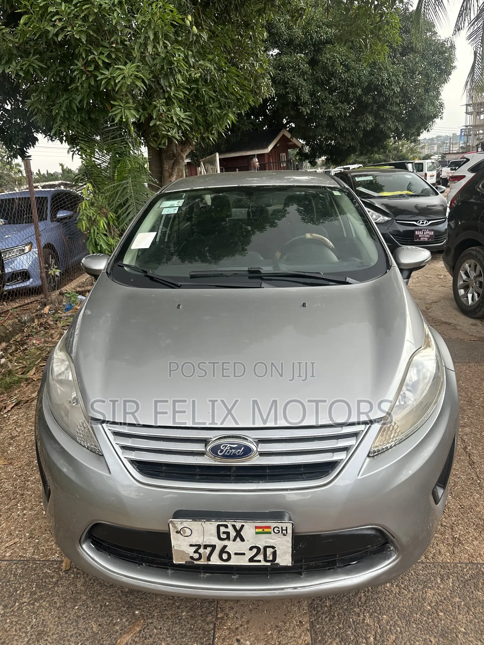 Ford Fiesta SE 4dr Sedan (1.6L 4cyl 5M) 2014 Gray
