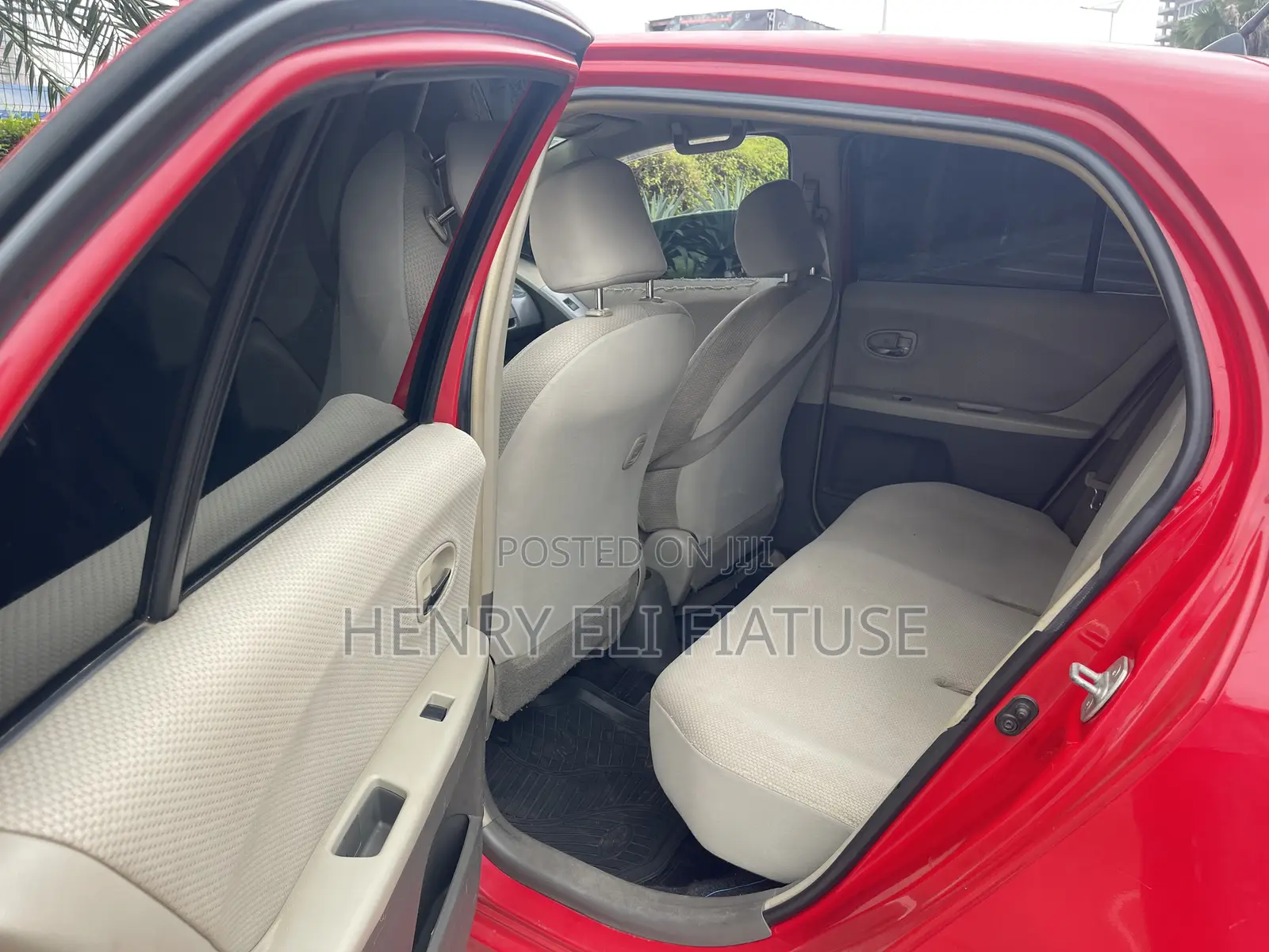 Toyota Vitz 2010 Red