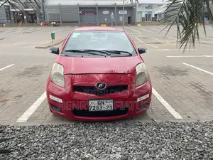 Toyota Vitz 2010 Red