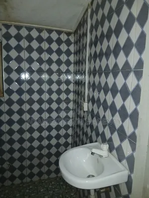 1bdrm Apartment in Karikari, Exhibition for rent