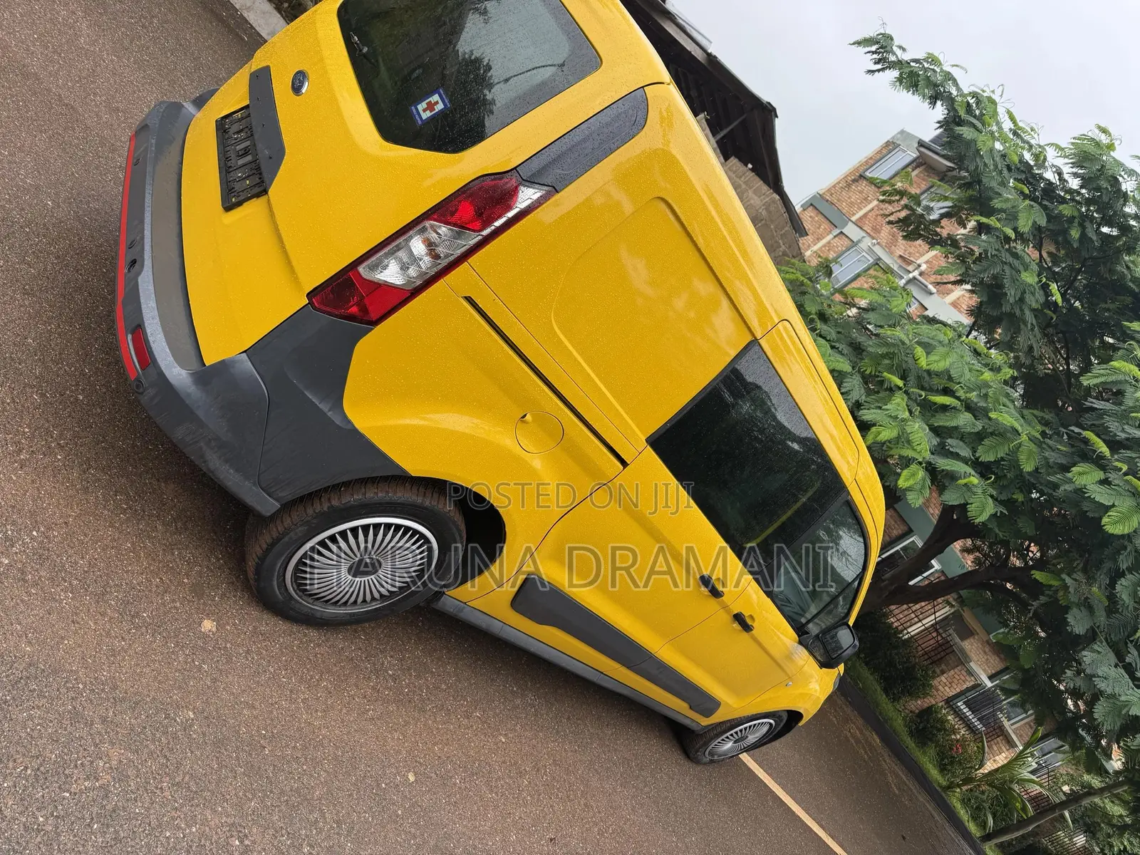Ford Transit Connect 2016 Yellow