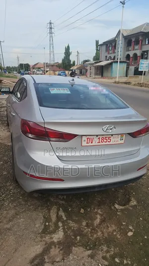 Hyundai Elantra 2017 Silver