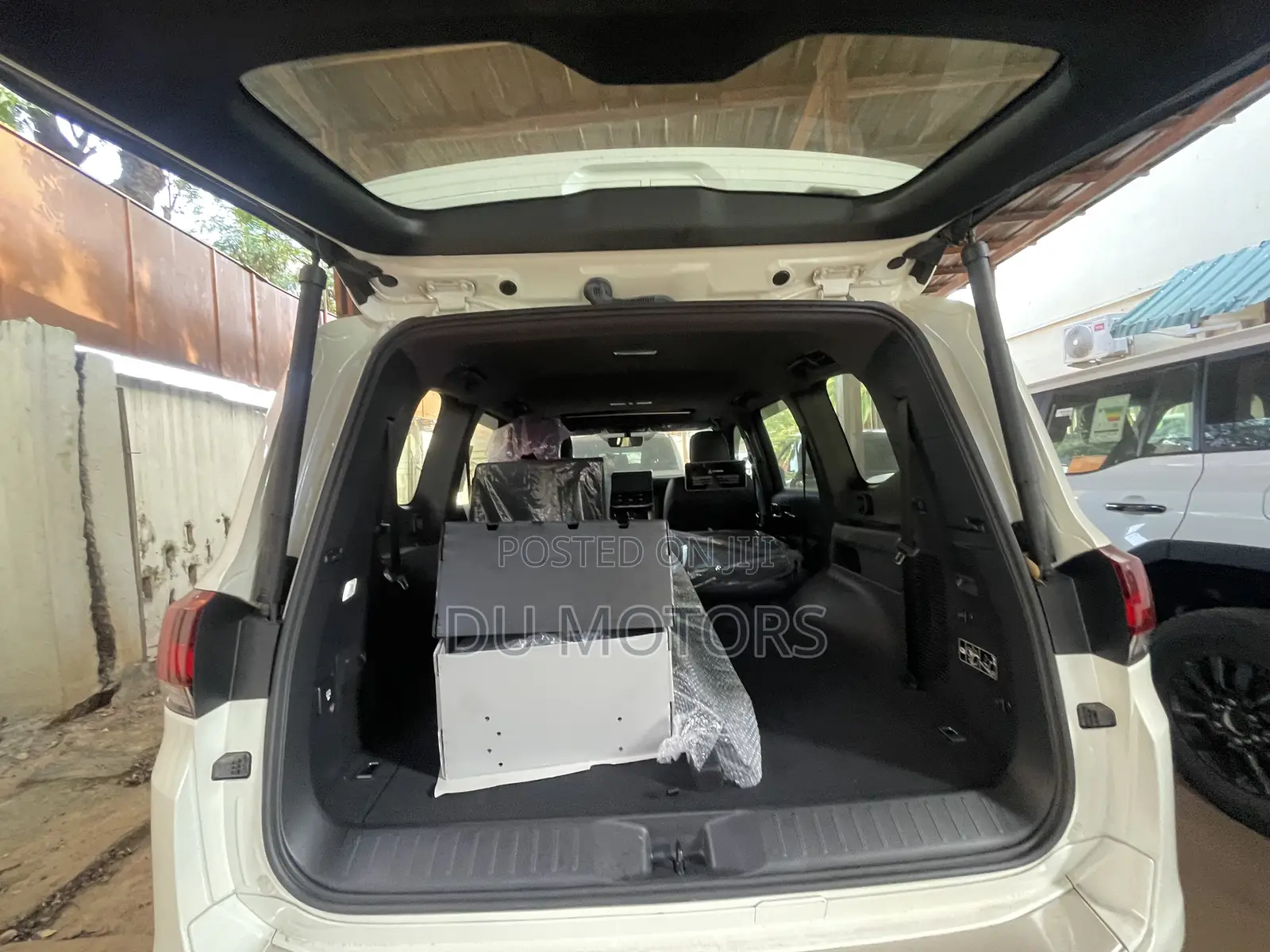 New Toyota Land Cruiser LC300 2023 White
