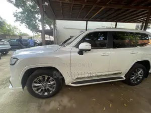 New Toyota Land Cruiser LC300 2023 White