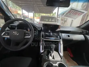 New Toyota Land Cruiser LC300 2023 White