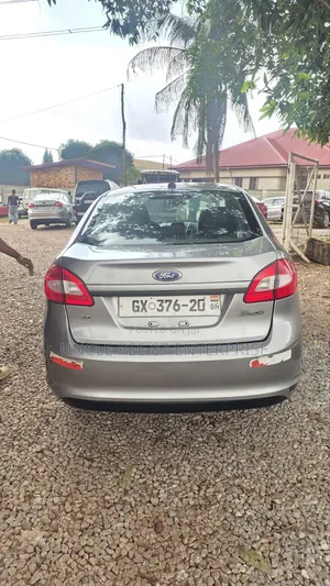 Ford Fiesta 2014 Silver