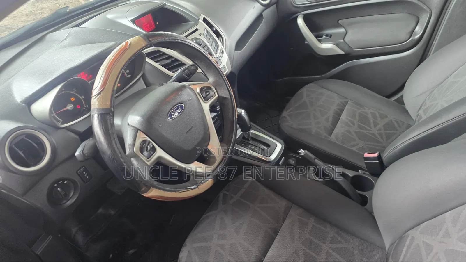 Ford Fiesta 2014 Silver