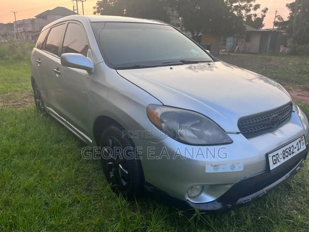 Toyota Matrix XR Hatchback FWD (1.8L 4cyl 4A) 2006 Silver