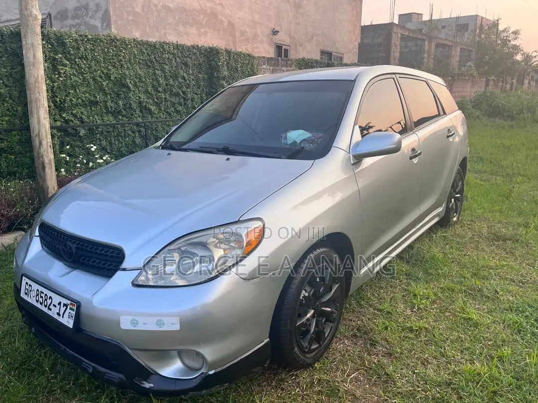 Toyota Matrix XR Hatchback FWD (1.8L 4cyl 4A) 2006 Silver